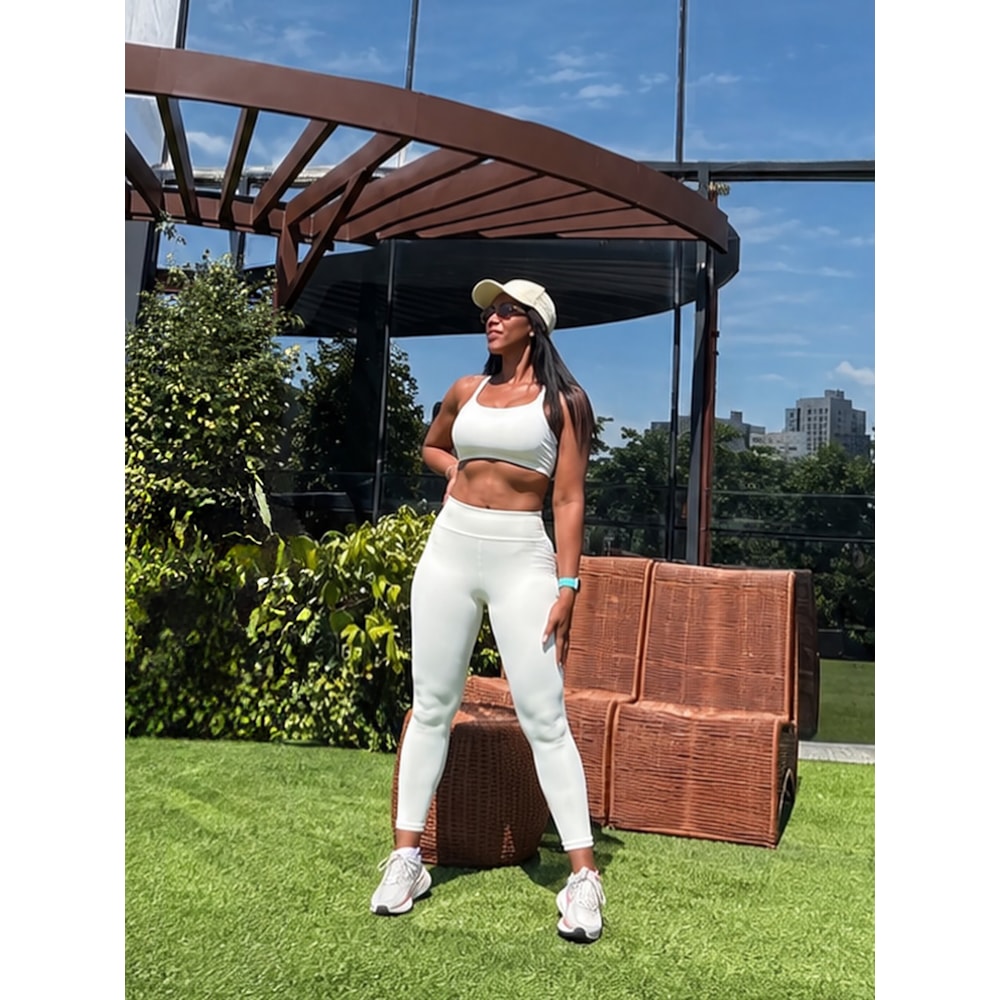 Adriana Dalamarta 1