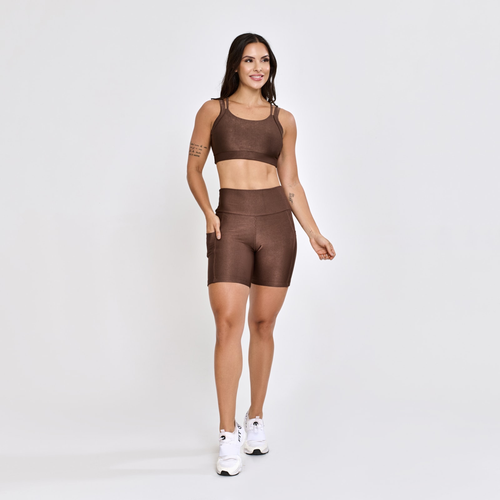 Top + Short Micro Canelado com Bolsos Chocolate